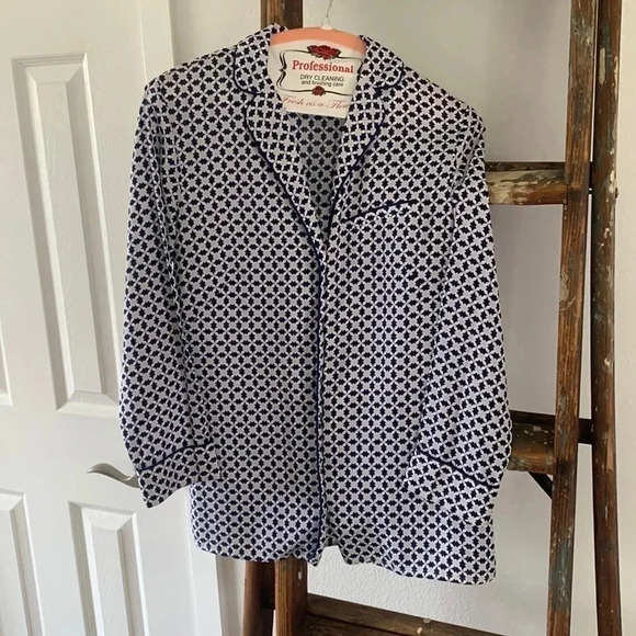 💚 H&M pajama style top - Picture 1 of 4